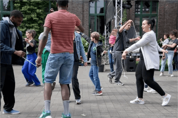 Atelier Leon x participatory dance