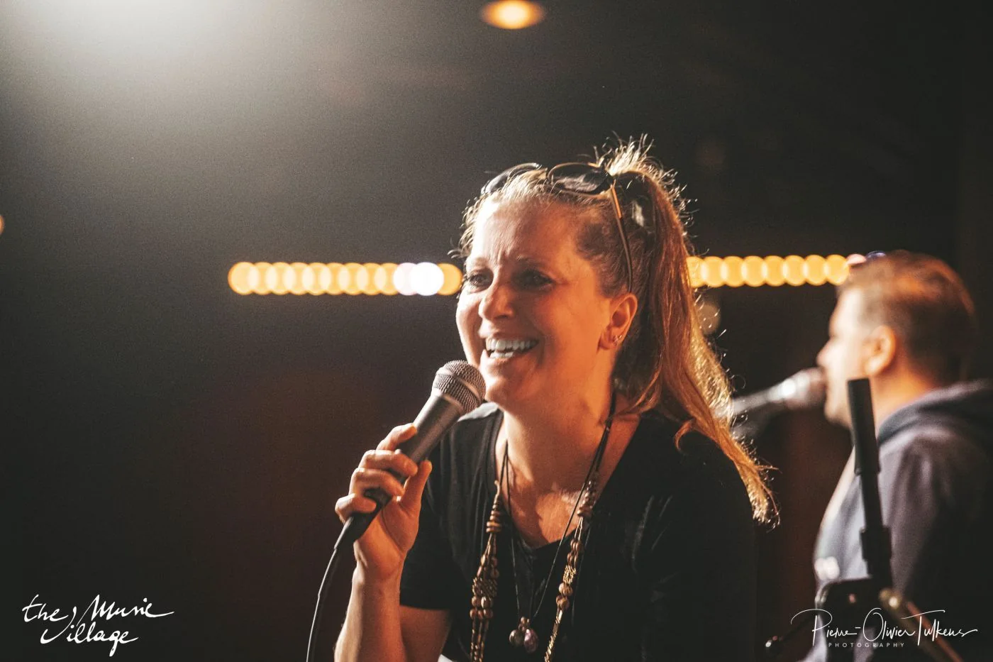 The biggest ’70s, ’80s & ’90s hits — then LIVE JAM SESSION!