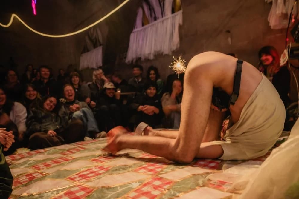Performance - ANAL Pompidou (a bottom-up initiative)