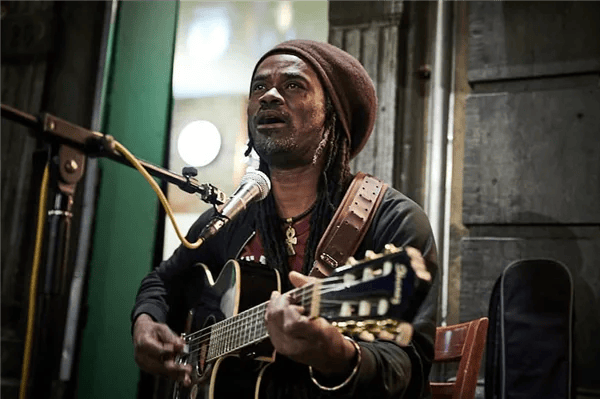 Concert: Rojah Lao + Tralalaband