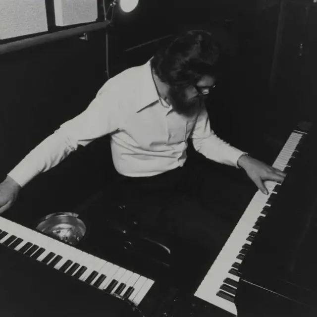 Nostalgia In Grand-Place : Joachim Caffonnette Plays Bill Evans