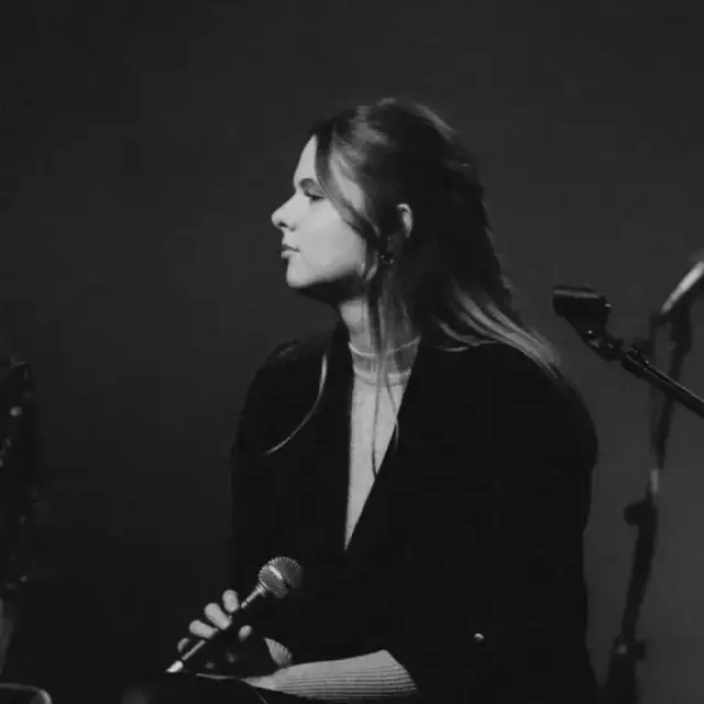 Key Time : Adinda Hertmans