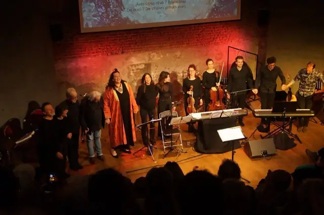 La terre nous est étroite