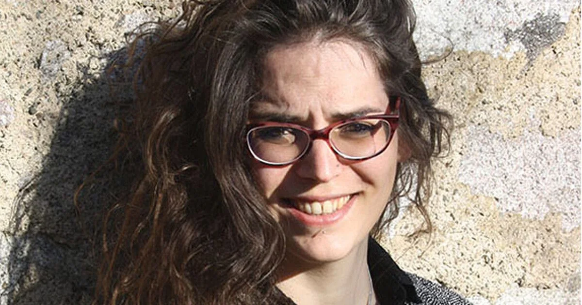 Traduire la colère, puis, écrire la joie